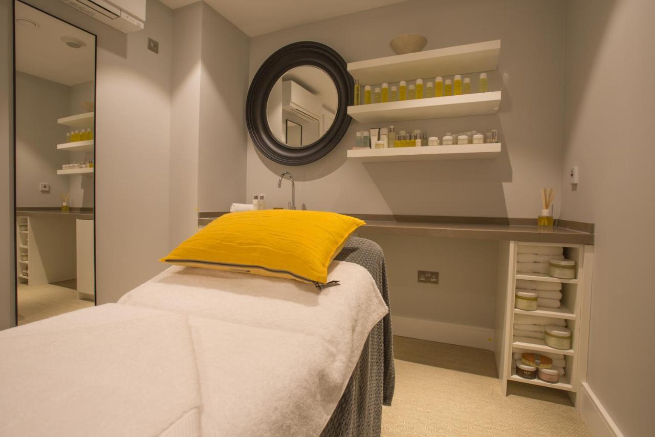 Harbour Hotel & Spa Southampton Ngoại thất bức ảnh Treatment room at The Harley Street Clinic