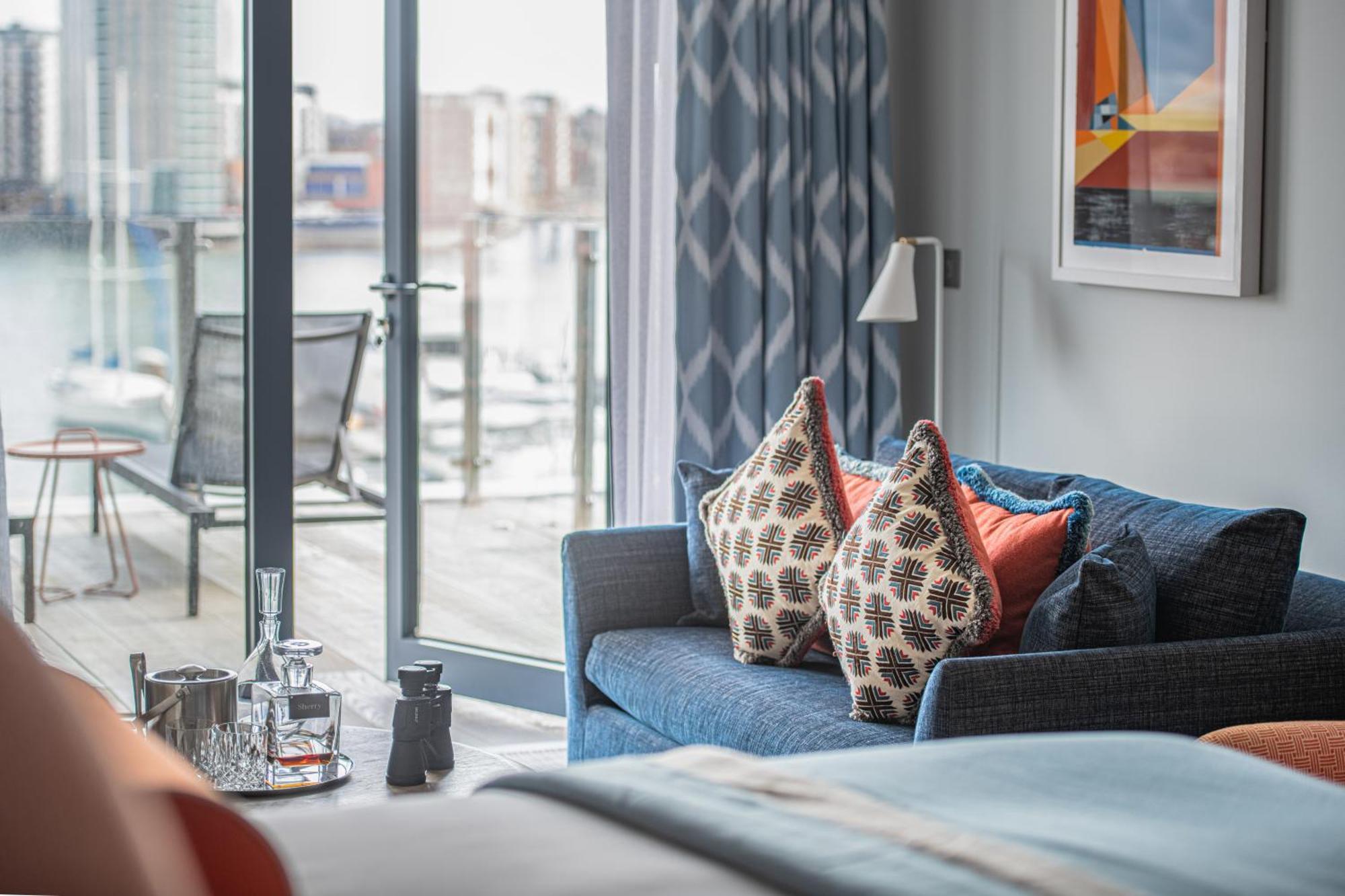 Harbour Hotel & Spa Southampton Ngoại thất bức ảnh A guest room at the Hotel Commonwealth
