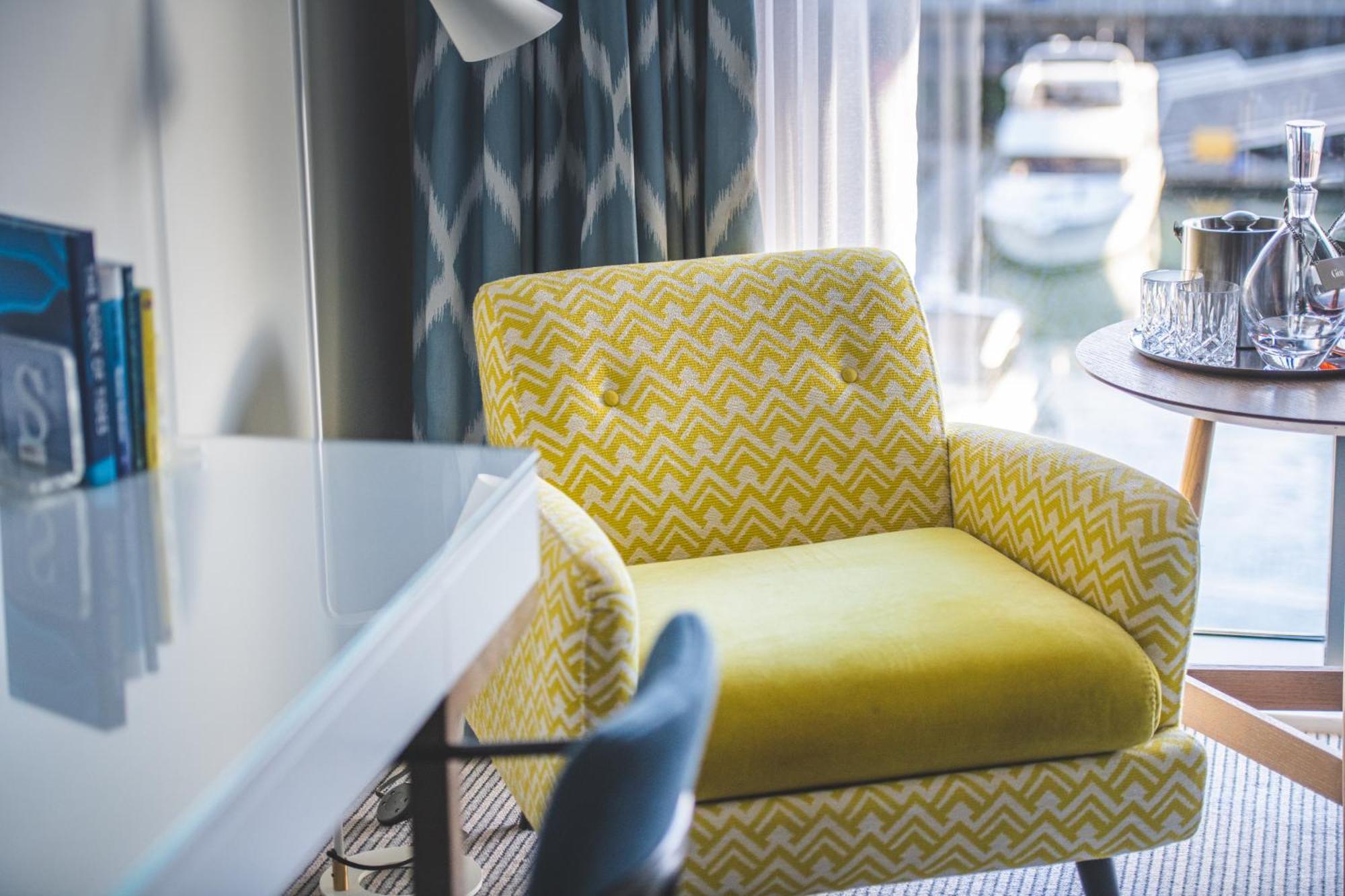 Harbour Hotel & Spa Southampton Ngoại thất bức ảnh A chair in a hotel room