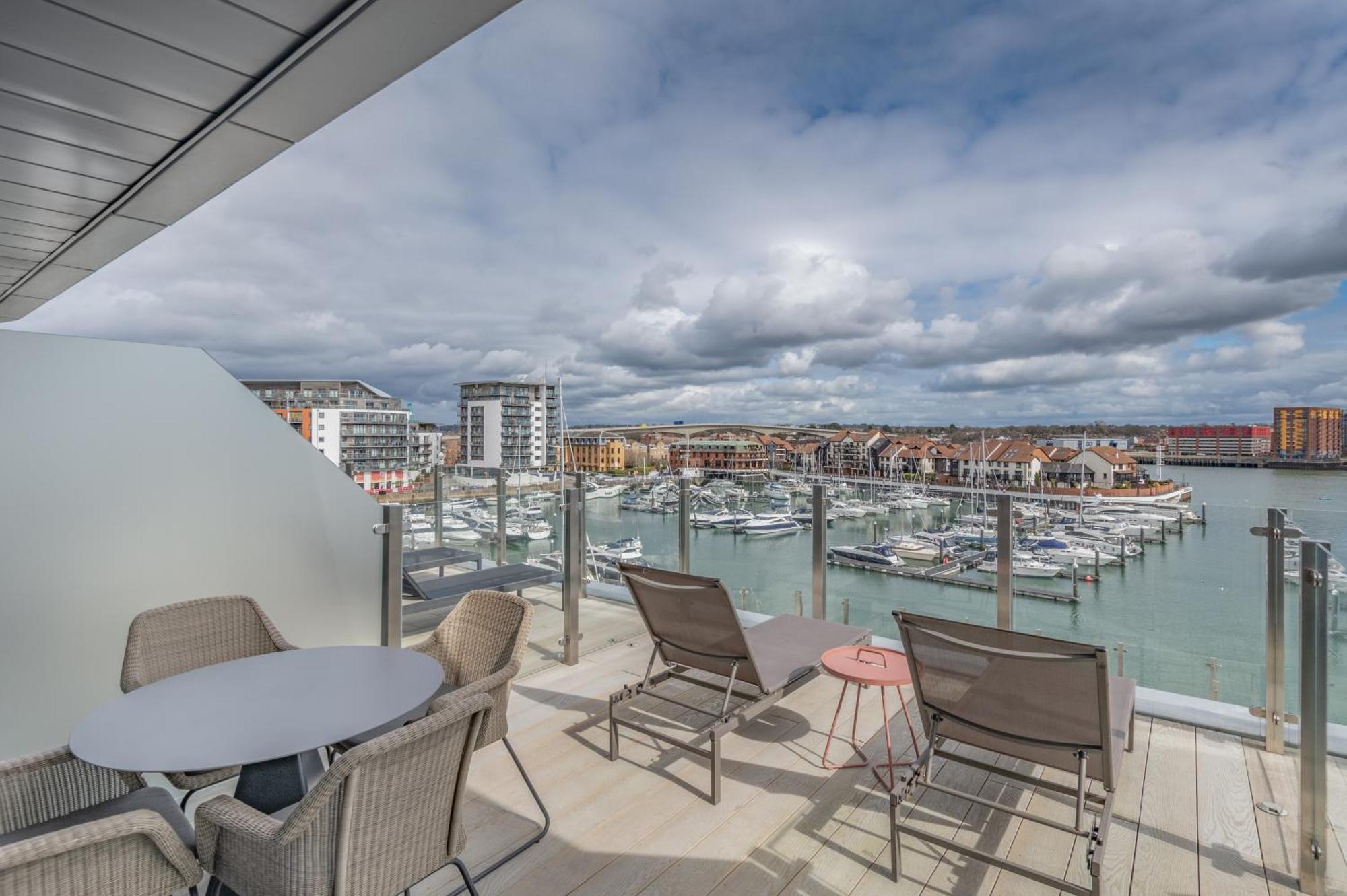 Harbour Hotel & Spa Southampton Ngoại thất bức ảnh View from the roof terrace