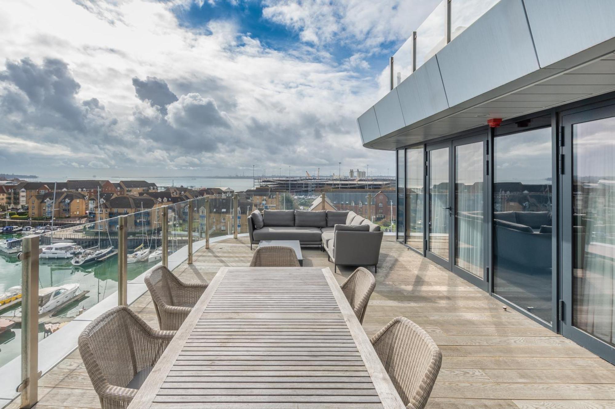 Harbour Hotel & Spa Southampton Phòng bức ảnh The rooftop terrace